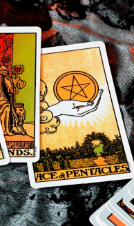 ¿Qué dice la Biblia sobre las cartas del Tarot?
