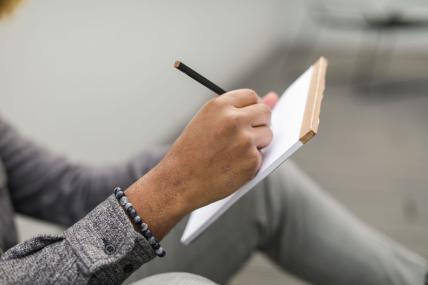 How to Keep a Tarot Journal That Actually Helps [en] post image