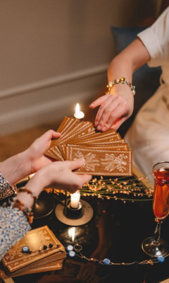 What Does the Three of Swords Mean in a Reading [en]